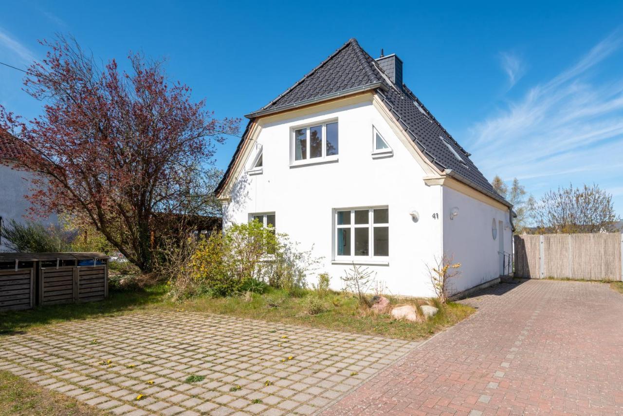 Ferienwohnung Brombeere Mit Grossem Garten Und Balkon Graal-Mueritz Exterior photo